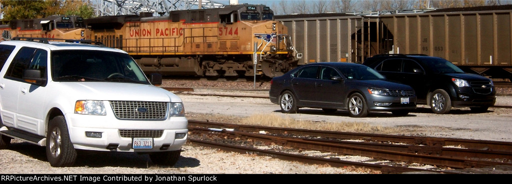 UP 5744, westbound in DPU mode